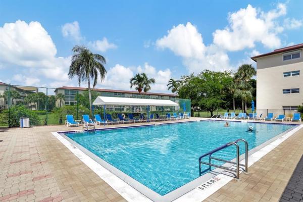 Eleuthera Village, 1801 Eleuthera Pt #D3, Coconut Creek, Florida 33066, image 1