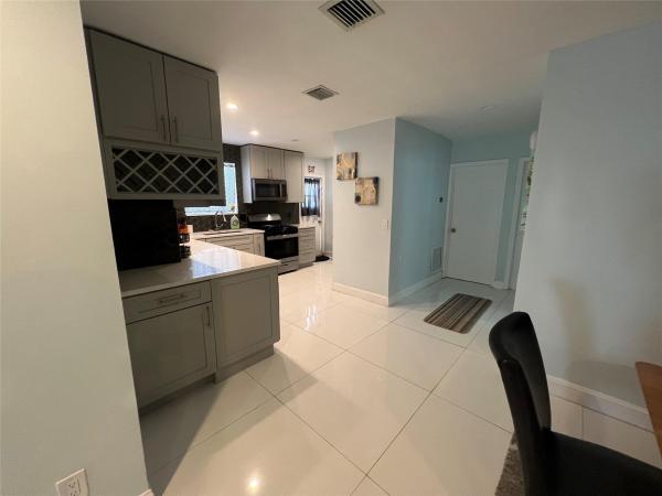 Hollywood Lakes, 1658 Madison St, Hollywood, Florida 33020, image 1