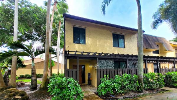 Villas Of Plantation, 1146 N University Dr, Plantation, Florida 33322, image 1