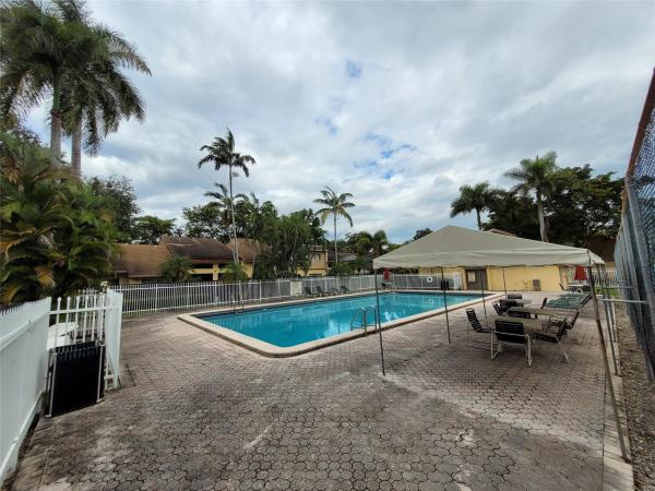 Villas Of Plantation, 1146 N University Dr, Plantation, Florida 33322, image 1