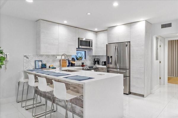 Hollywood Beach, 2911 N Ocean Dr, Hollywood, Florida 33019, image 1