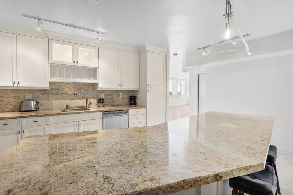 Maya Marca, 3000 Holiday Dr #1104, Fort Lauderdale, Florida 33316, image 1