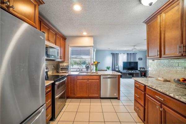 Oriole Margate, 7940 NW 8th St, Margate, Florida 33063, image 1