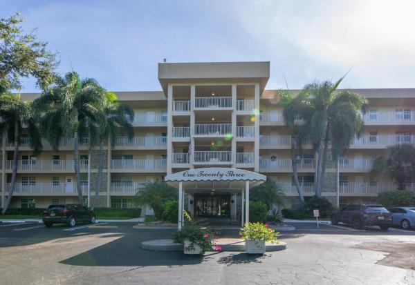 Cypress Grove At Palm-Aire, 804 Cypress Grove Ln #302, Pompano Beach, Florida 33069, image 1