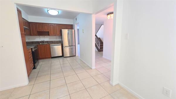 Lafayette, 8401 W Sample Rd #48, Coral Springs, Florida 33065, image 2