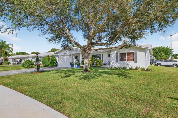 Leisureville, 2550 E Golf Blvd, Pompano Beach, Florida 33064, image 1