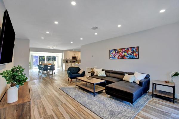 Hollywood Little Ranches, 2632 Madison St, Hollywood, Florida 33020, image 1