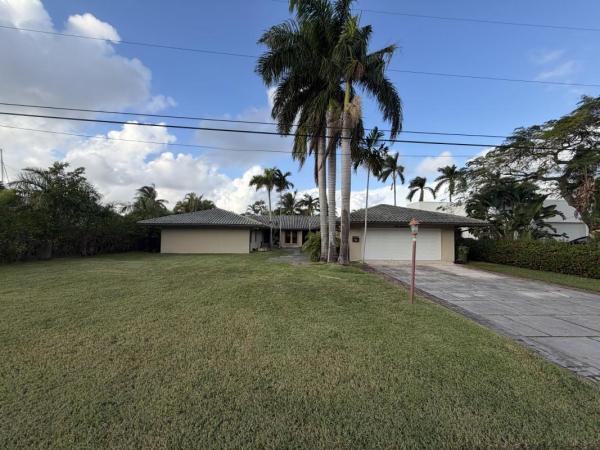 Golden Isles, 418 Alamanda Dr, Hallandale Beach, Florida 33009, image 1
