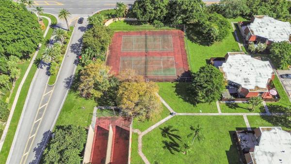 Banyan Lake, 8392 Trent Ct #C, Boca Raton, Florida 33433, image 2