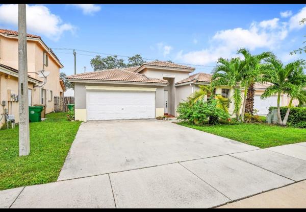 Poinciana Parc, 13761 N Garden Cove Cir, Davie, Florida 33325, image 1