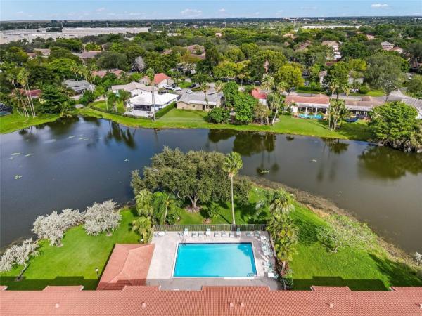 Waters Edge Of Coral Springs, 11477 NW 39th Ct #301-1, Coral Springs, Florida 33065, image 3