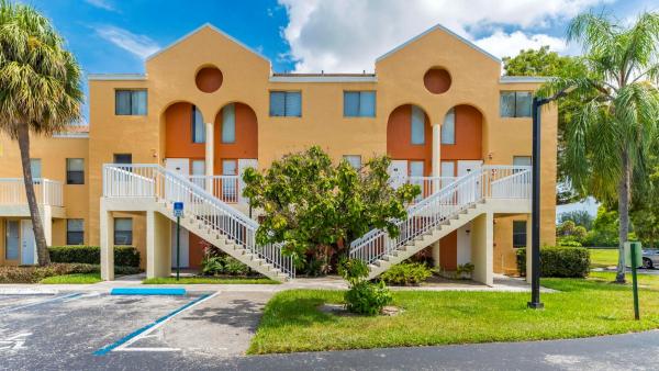 Villas At Lakeview, 5200 NW 31st Ave #96, Fort Lauderdale, Florida 33309, image 1