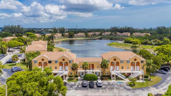 Villas At Lakeview, 5200 NW 31st Ave #96, Fort Lauderdale, Florida 33309, image 1