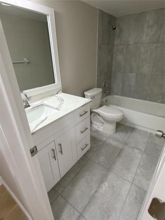 Royal Palm At Plantation, 6800 Cypress Rd #511, Plantation, Florida 33317, image 2