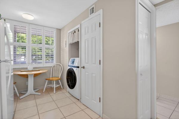 Torremar, 985 SE 19th Ave #204, Deerfield Beach, Florida 33441, image 1