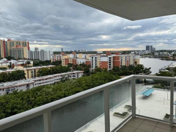 Winston Towers 300, 230 174th St #1416, Sunny Isles Beach, Florida 33160, image 3