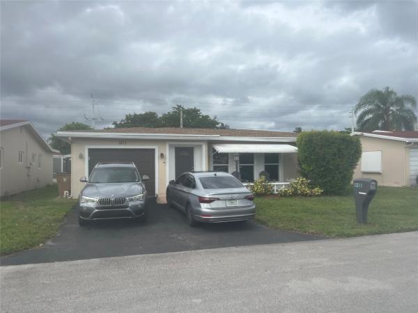 Crystal Lake Golf Villas, 1211 NW 49th St, Deerfield Beach, Florida 33064, image 1