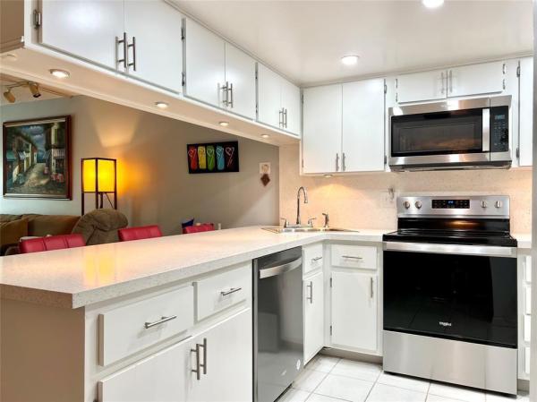 River Manor, 3002 NE 5th Ter #209-B, Wilton Manors, Florida 33334, image 1