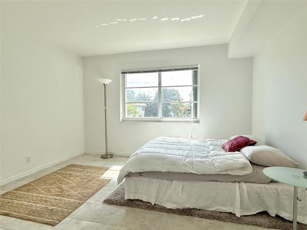 669 W Oakland Park Blvd #220B, Oakland Park, Florida 33311, image 1