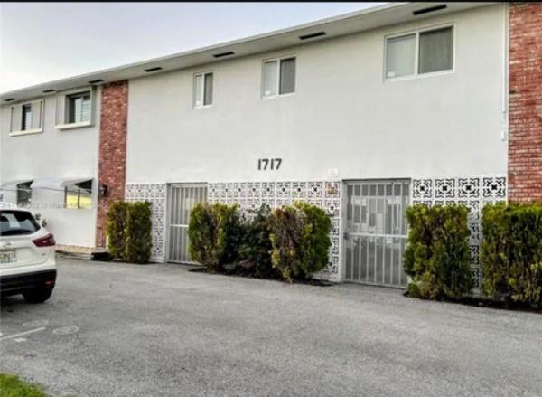 1717 Rodman St #18, Hallandale Beach, Florida 33020, image 1
