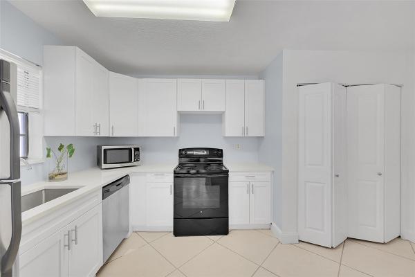 Grenadier Trace, 12244 Royal Palm Blvd #12244, Coral Springs, Florida 33065, image 1