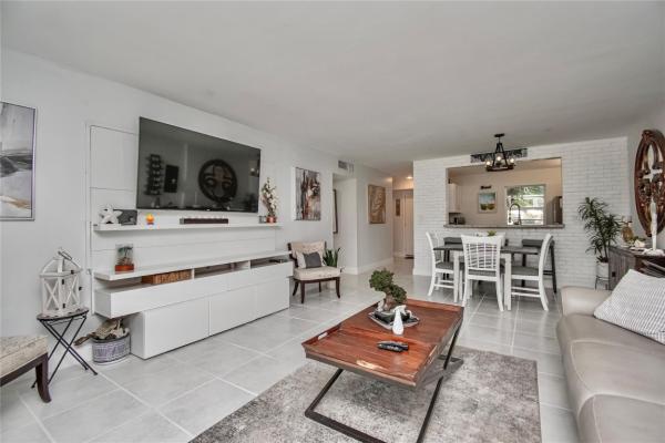 Meadowbrook Lakes, 1024 SE 4th Ave #102, Dania Beach, Florida 33004, image 1