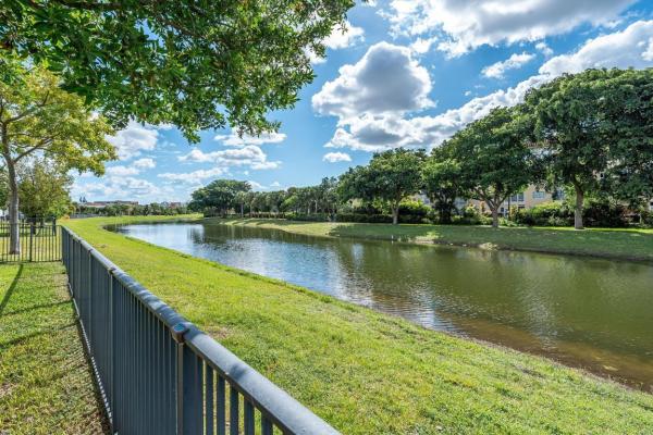 Veleiros At Crystal Lake, 4185 Marina Way, Deerfield Beach, Florida 33064, image 2
