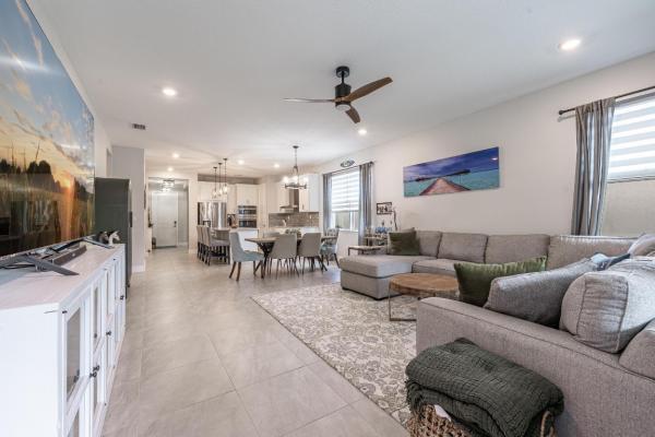 Veleiros At Crystal Lake, 4185 Marina Way, Deerfield Beach, Florida 33064, image 1