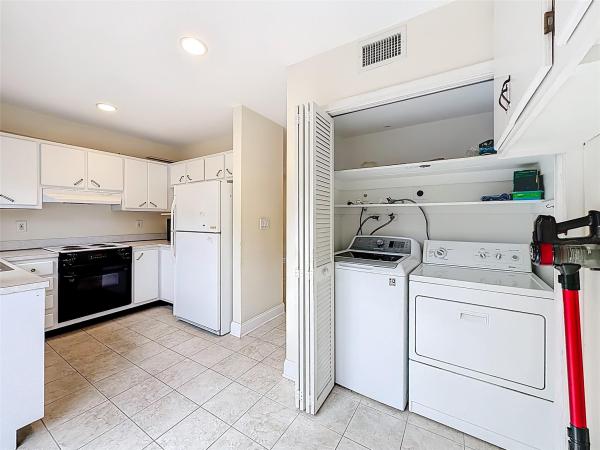 Manor Grove Village, 79 NE 20th Ct #9H, Wilton Manors, Florida 33305, image 3