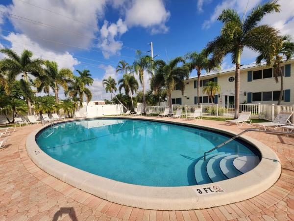 Georgian Courts, 1821 NE 62nd St #421, Fort Lauderdale, Florida 33308, image 1