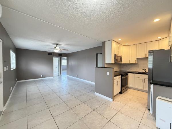 530 NE 34th Ct #1, Oakland Park, Florida 33334, image 1