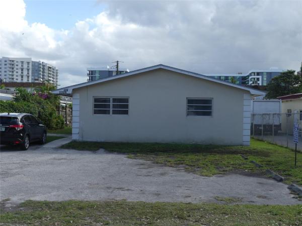 Hollywood Little Ranches, 2226 Taylor St, Hollywood, Florida 33020, image 1