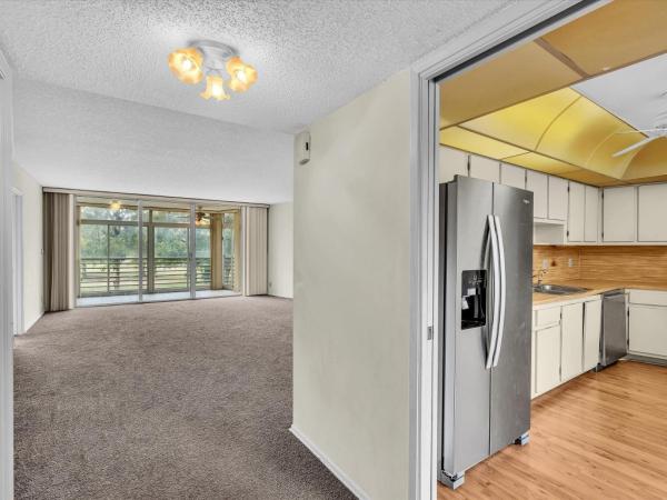 Palm-Aire Country Club 10, 625 Oaks Dr #305, Pompano Beach, Florida 33069, image 1