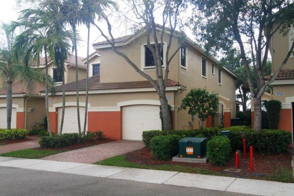Courtyard At The Grove, 3932 Mango Dr, Weston, Florida 33332, image 1