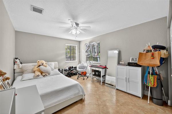 Courtyard At The Grove, 3932 Mango Dr, Weston, Florida 33332, image 2