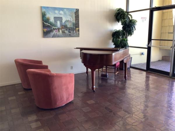 Sunrise Lakes 2, 8220 Sunrise Lakes Blvd #110, Sunrise, Florida 33322, image 1