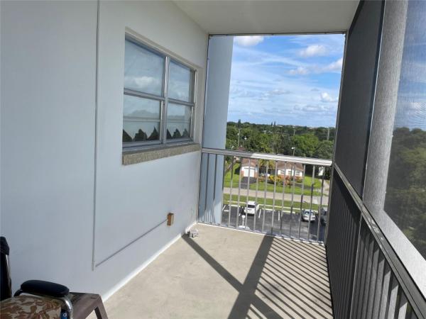 Castle Gardens, 4751 NW 21st St #500, Lauderhill, Florida 33313, image 2