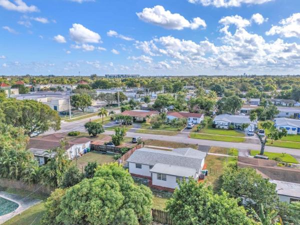 Flair, 4911 NW 16th St, Lauderhill, Florida 33313, image 2
