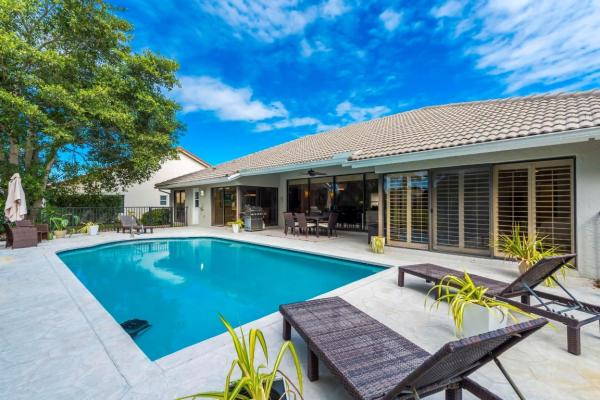 Boca Woods Country Club, 10180 Silver Lake Dr, Boca Raton, Florida 33428, image 1