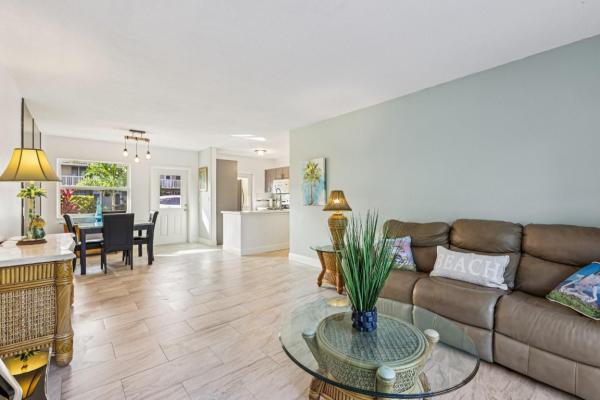 Venetian Park Gardens, 2131 NE 42nd Ct #106E, Lighthouse Point, Florida 33064, image 3