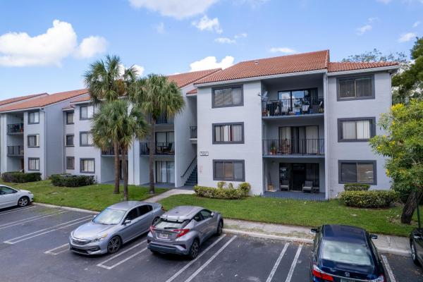Visconti, 9144 W Atlantic Blvd #823, Coral Springs, Florida 33071, image 1