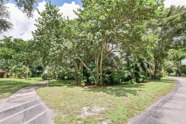 The Hills Of Inverrary, 5614 Hammock Ln #113, Lauderhill, Florida 33319, image 1