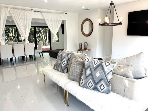 Knoll Ridge, 2101 NE 55th Ct, Fort Lauderdale, Florida 33308, image 1