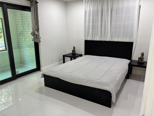 Knoll Ridge, 2101 NE 55th Ct, Fort Lauderdale, Florida 33308, image 3