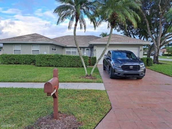 Pine Tree Village, 10561 Greentrail Dr S #, Boynton Beach, Florida 33436, image 1
