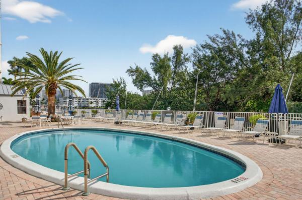 Casa La Quinta, 2850 NE 14th Street Cswy #107, Pompano Beach, Florida 33062, image 1