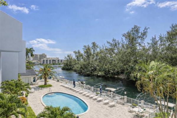 Casa La Quinta, 2850 NE 14th Street Cswy #107B, Pompano Beach, Florida 33062, image 1