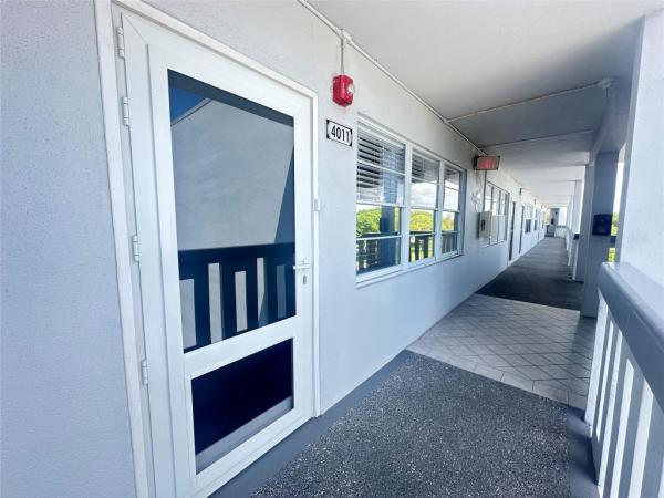 Islewood, 4011 Islewood D, Deerfield Beach, Florida 33442, image 2