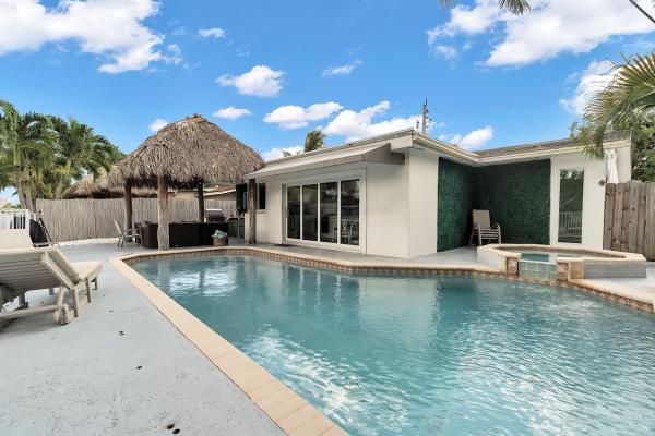 Pompano Isles, 2233 SE 15th St, Pompano Beach, Florida 33062, image 1