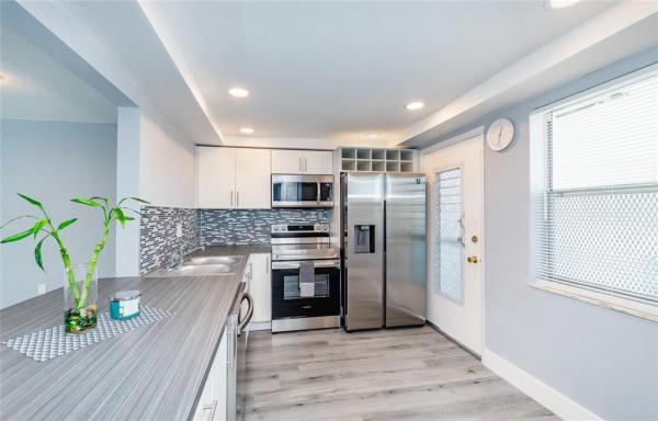 1101 NE 191st St #H301, Unincorporated Dade County, Florida 33179, image 1